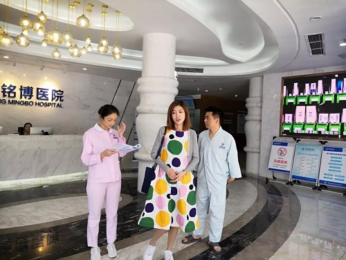 重庆电视台《冷暖人生》剧组来重庆铭博医院取景